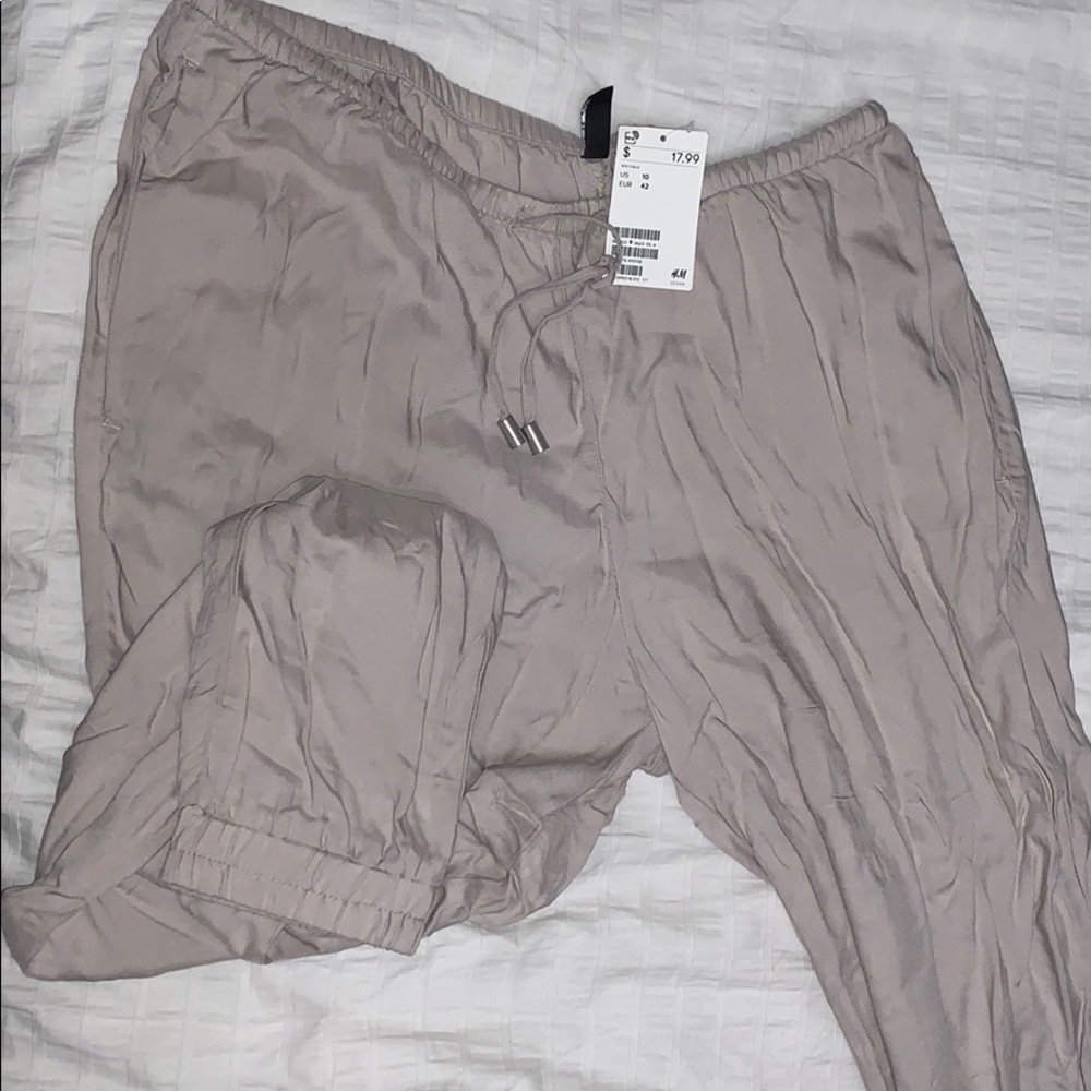 Loose pants